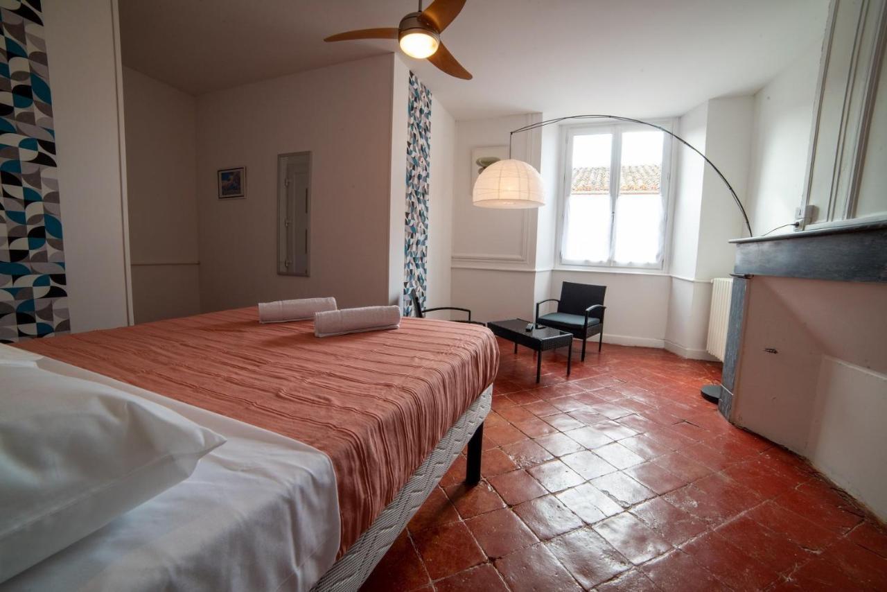 Etape Gimontoise 32 "Chambre Tout Confort" Εξωτερικό φωτογραφία